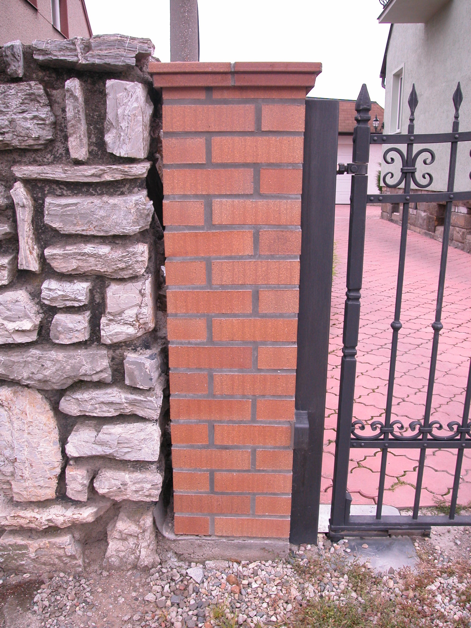 Přírodní kameninová dlažba